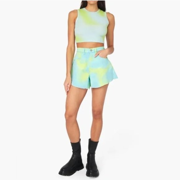 WeWoreWhat Flare Bell Short in Tie Dye Stretch Twill Denim - Size 25 - Picture 4 of 5